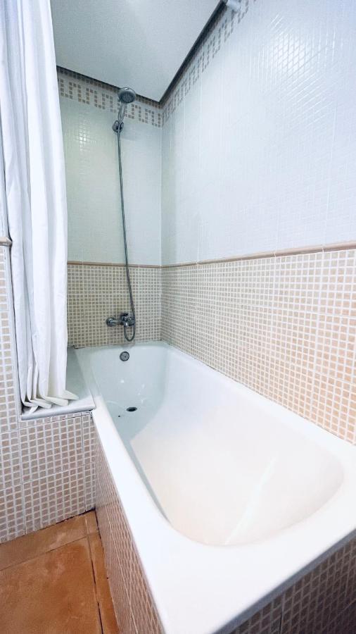Beautiful 1 Bedroom Apartment In Albir アルビール エクステリア 写真